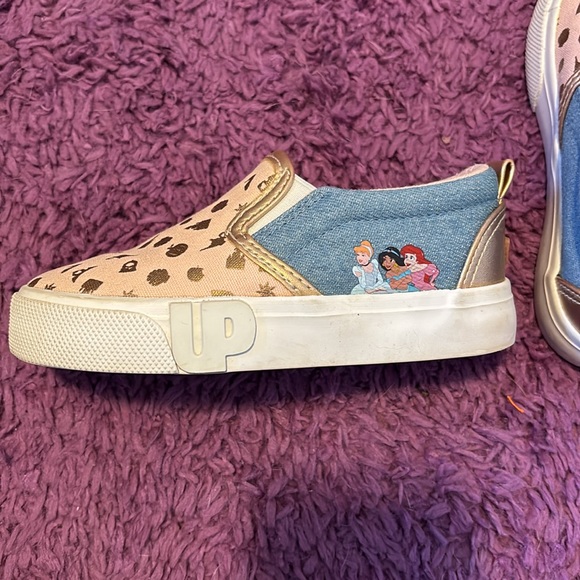 Disney toddler girls slip on shoes size 9 - Picture 2 of 3